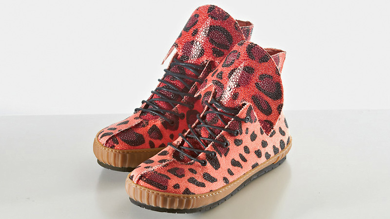 Illustration for article titled $1800 Gets You Sneakers Made From Stingrays Customized Through Genetic Engineering